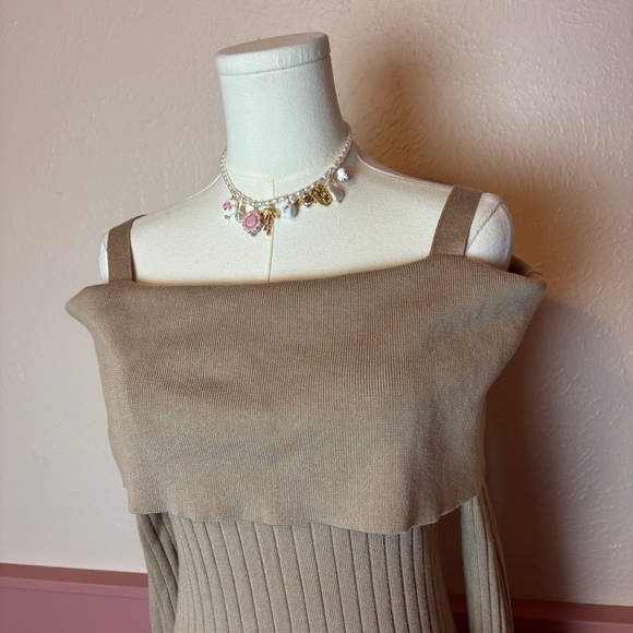 cottage whimsy y2k fold over long sleeve top
Windsor
brown tan
sz Medium - Picture 4 of 10